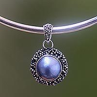 Pearl choker,