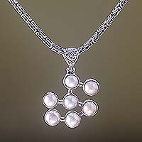 Pearl pendant necklace Seven Clouds Indonesia