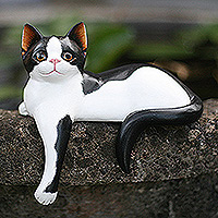 Wood statuette Curious Kitty Indonesia
