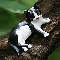 Wood statuette Kitten in a Tux Indonesia