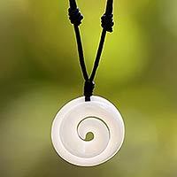Pendant necklace,