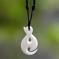 Pendant necklace,