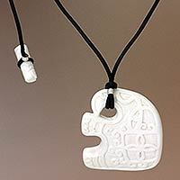 Pendant necklace,
