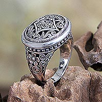 Sterling silver cocktail ring, 'Java Jasmine' - Unique Floral Sterling Silver Cocktail Ring