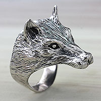 Men's sterling silver ring, 'Wolf Courage' - Animal Themed Sterling Silver Wolf Ring for Men