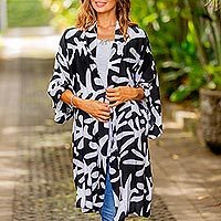 Short rayon robe,