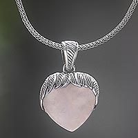 Rose quartz and amethyst pendant necklace,