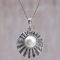 Cultured mabe pearl pendant necklace,