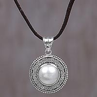 Cultured mabe pearl pendant necklace, White Orb