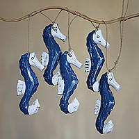 Wood hanging accessory Seahorse Parade Indonesia