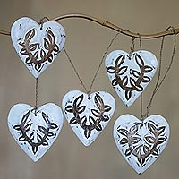Wood hanging accessory White Garland Hearts Indonesia
