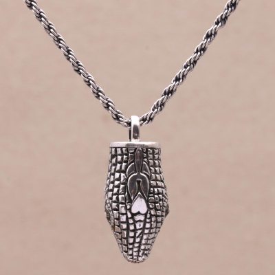 Sterling silver pendant necklace, Love of Lizards