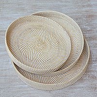 Ate grass and bamboo nesting trays,