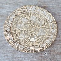 Ate grass and bamboo tray,