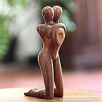 Wood statuette Love in Love Indonesia