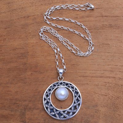 Cultured pearl pendant necklace, Glowing Ring