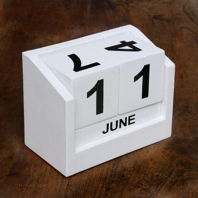 Wood calendar, Counting the Days in White