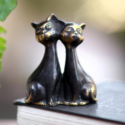 Bronze statuette, 'Cat Couple' - Romantic Bronze Statuette of Two Cats