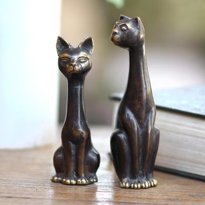 Bronze statuettes, 'Friendly Cats' (pair) - Bronze Cat Figurines from Bali (Pair)