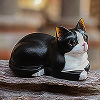 Wood statuette, 'Reclining Cat' - Hand Carved Suar Wood Cat Statuette