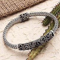 Sterling silver pendant bracelet, 'Jagaraga Beauty' - Balinese Foxtail Chain Bracelet with Sterling Silver Pendant