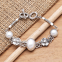 Cultured mabe pearl pendant bracelet, 'White Shores' - Cultured Freshwater Peal and Sterling Silver Link Bracelet