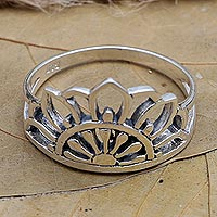 Sterling silver band ring, 'Blooming Crown' - Sterling Silver Floral Band Ring