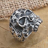 Men's sterling silver cocktail ring, 'Terunyan Skull' - Men's Handcrafted Sterling Silver Skull Ring