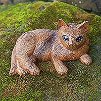 Wood statuette, 'Wide-Eyed Cat' - Balinese Suar Wood Cat Statuette