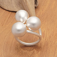 Sterling silver cocktail ring, 'Triple Cosmos' - Sterling Silver Cocktail Ring with Three Front Matte Orbs