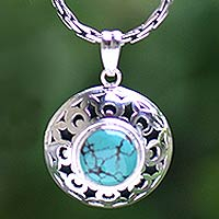 Turquoise necklace, 'Ocean Eye' - Turquoise necklace