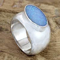 Opal solitaire ring Lagoon Wonder Indonesia
