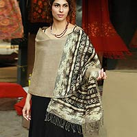 Wool reversible shawl Sandy Shores India