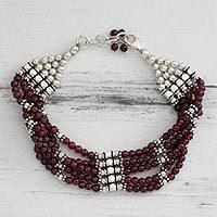 Garnet beaded bracelet,