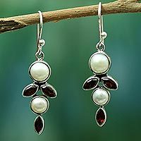 Pearl and garnet dangle earrings,