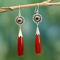 Agate and garnet dangle earrings,