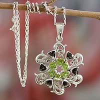 Peridot and smoky quartz pendant necklace,