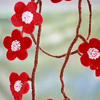 Wool Christmas tree garland Red Blossoms India