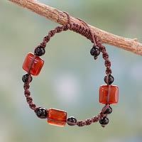 Agate and onyx beaded bracelet,