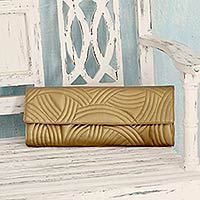 Quilted clutch Golden Waves India