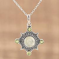 Prehnite and peridot pendant necklace,