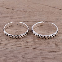 Sterling silver toe rings, 'Uncaged' (pair) - Sterling Silver Toe Rings with Tiger Stripe Design (Pair)