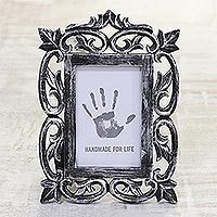 Featured review for Wood photo frame, Noble Portrait (4x6)