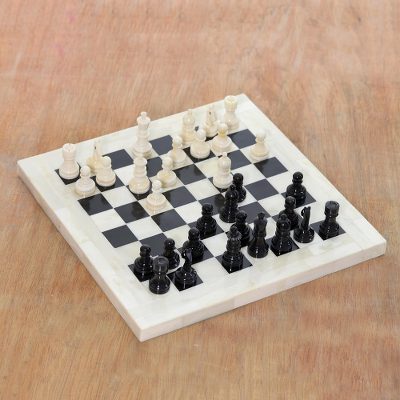Bone and horn chess set, Royal Victory