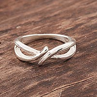 Sterling silver band ring, 'Illusory Knot' - Knot Shape Sterling Silver Band Ring from India