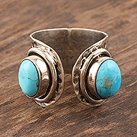 Sterling silver wrap ring, 'Agra Alliance' - Hammered Silver and Reconstituted Turquoise Wrap Ring