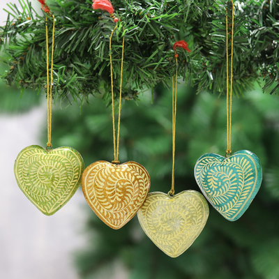 Featured Holiday Decor & Ornaments