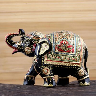 Wood statuette, Royal Elegance