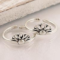 Sterling silver toe rings, 'Night of Flowers' (pair) - Hand Crafted Sterling Silver Flower Toe Rings (Pair)