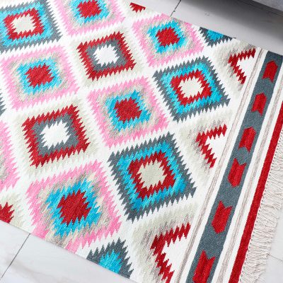 Hand-woven wool area rug, 'Diamond in the Rough' (4x6) - Hand-woven Diamond-Motif Wool Area Rug (4x6)